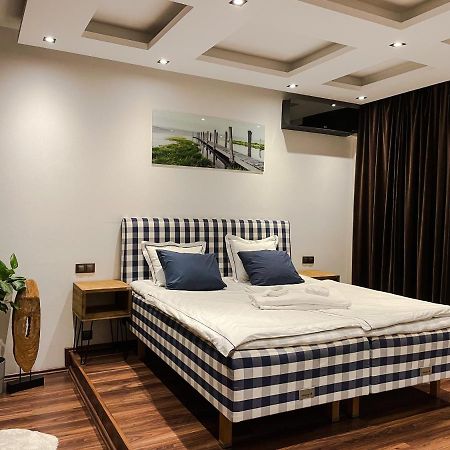 Apartment Lupacova Прага Екстериор снимка