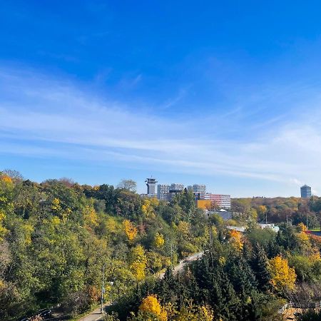 Apartment Lupacova Прага Екстериор снимка