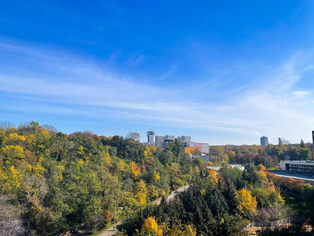 Apartment Lupacova Прага Екстериор снимка