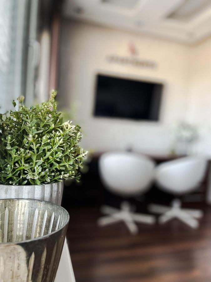 Apartment Lupacova Прага Екстериор снимка