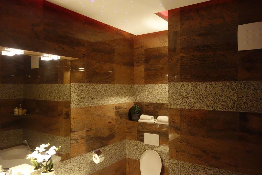 Apartment Lupacova Прага Екстериор снимка
